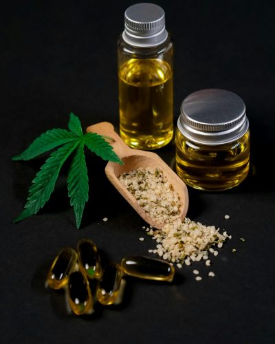 pexels-kindel-media-7667900 huile de CBD